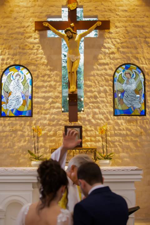 casamento-casar-noiva-make-off-hotel-vestido-buque-madrinha-mae-aliança-noivo-terno-igreja-civil-uberlandia-daniel-custodio-fotografias-fotos-wedding-buffet-chacara-po-do-sol-cerimonial-cerimonia-dj-padrinhos-festa-dança-filmagem-instagram-reels-maquiagem'