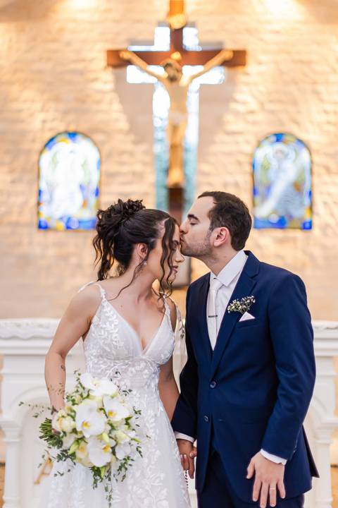 casamento-casar-noiva-make-off-hotel-vestido-buque-madrinha-mae-aliança-noivo-terno-igreja-civil-uberlandia-daniel-custodio-fotografias-fotos-wedding-buffet-chacara-po-do-sol-cerimonial-cerimonia-dj-padrinhos-festa-dança-filmagem-instagram-reels-maquiagem'