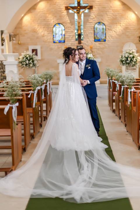 casamento-casar-noiva-make-off-hotel-vestido-buque-madrinha-mae-aliança-noivo-terno-igreja-civil-uberlandia-daniel-custodio-fotografias-fotos-wedding-buffet-chacara-po-do-sol-cerimonial-cerimonia-dj-padrinhos-festa-dança-filmagem-instagram-reels-maquiagem'