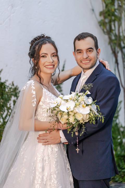 casamento-casar-noiva-make-off-hotel-vestido-buque-madrinha-mae-aliança-noivo-terno-igreja-civil-uberlandia-daniel-custodio-fotografias-fotos-wedding-buffet-chacara-po-do-sol-cerimonial-cerimonia-dj-padrinhos-festa-dança-filmagem-instagram-reels-maquiagem'