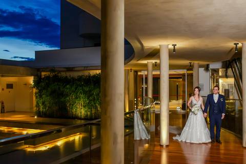 casamento-casar-noiva-make-off-hotel-vestido-buque-madrinha-mae-aliança-noivo-terno-igreja-civil-uberlandia-daniel-custodio-fotografias-fotos-wedding-buffet-chacara-po-do-sol-cerimonial-cerimonia-dj-padrinhos-festa-dança-filmagem-instagram-reels-maquiagem'