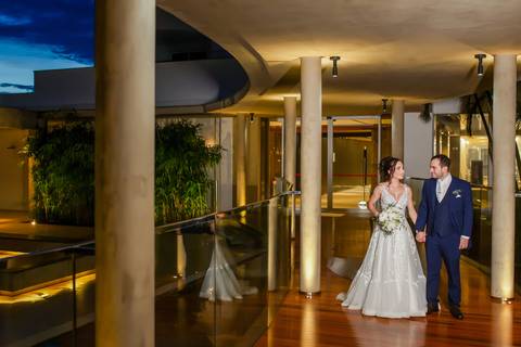 casamento-casar-noiva-make-off-hotel-vestido-buque-madrinha-mae-aliança-noivo-terno-igreja-civil-uberlandia-daniel-custodio-fotografias-fotos-wedding-buffet-chacara-po-do-sol-cerimonial-cerimonia-dj-padrinhos-festa-dança-filmagem-instagram-reels-maquiagem'