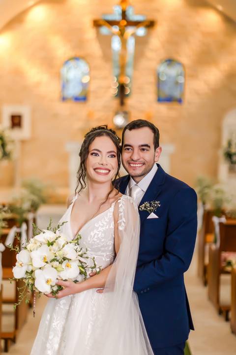 casamento-casar-noiva-make-off-hotel-vestido-buque-madrinha-mae-aliança-noivo-terno-igreja-civil-uberlandia-daniel-custodio-fotografias-fotos-wedding-buffet-chacara-po-do-sol-cerimonial-cerimonia-dj-padrinhos-festa-dança-filmagem-instagram-reels-maquiagem'