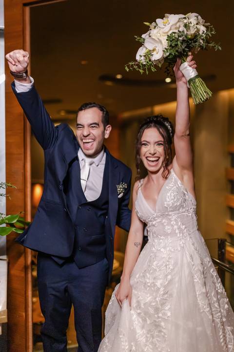 casamento-casar-noiva-make-off-hotel-vestido-buque-madrinha-mae-aliança-noivo-terno-igreja-civil-uberlandia-daniel-custodio-fotografias-fotos-wedding-buffet-chacara-po-do-sol-cerimonial-cerimonia-dj-padrinhos-festa-dança-filmagem-instagram-reels-maquiagem'