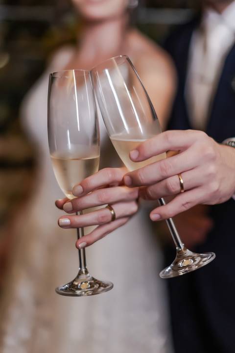 casamento-casar-noiva-make-off-hotel-vestido-buque-madrinha-mae-aliança-noivo-terno-igreja-civil-uberlandia-daniel-custodio-fotografias-fotos-wedding-buffet-chacara-po-do-sol-cerimonial-cerimonia-dj-padrinhos-festa-dança-filmagem-instagram-reels-maquiagem'