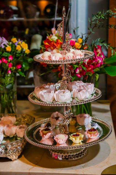 casamento-casar-noiva-make-off-hotel-vestido-buque-madrinha-mae-aliança-noivo-terno-igreja-civil-uberlandia-daniel-custodio-fotografias-fotos-wedding-buffet-chacara-po-do-sol-cerimonial-cerimonia-dj-padrinhos-festa-dança-filmagem-instagram-reels-maquiagem'