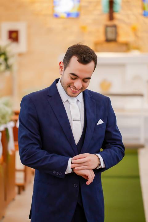 casamento-casar-noiva-make-off-hotel-vestido-buque-madrinha-mae-aliança-noivo-terno-igreja-civil-uberlandia-daniel-custodio-fotografias-fotos-wedding-buffet-chacara-po-do-sol-cerimonial-cerimonia-dj-padrinhos-festa-dança-filmagem-instagram-reels-maquiagem'