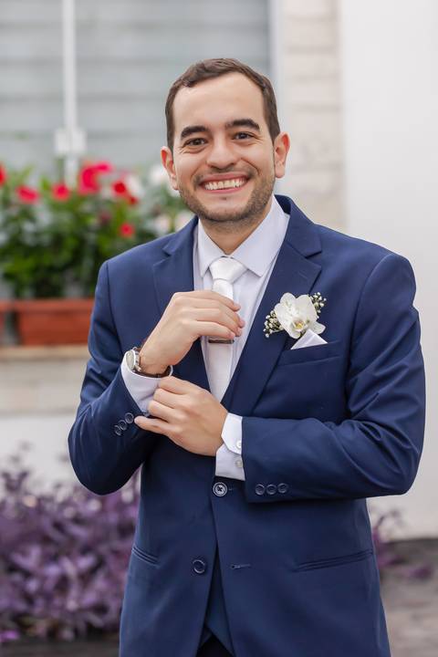 casamento-casar-noiva-make-off-hotel-vestido-buque-madrinha-mae-aliança-noivo-terno-igreja-civil-uberlandia-daniel-custodio-fotografias-fotos-wedding-buffet-chacara-po-do-sol-cerimonial-cerimonia-dj-padrinhos-festa-dança-filmagem-instagram-reels-maquiagem'