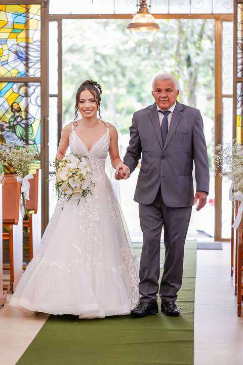 casamento-casar-noiva-make-off-hotel-vestido-buque-madrinha-mae-aliança-noivo-terno-igreja-civil-uberlandia-daniel-custodio-fotografias-fotos-wedding-buffet-chacara-po-do-sol-cerimonial-cerimonia-dj-padrinhos-festa-dança-filmagem-instagram-reels-maquiagem'
