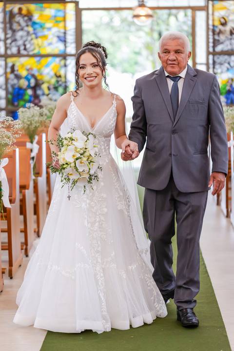 casamento-casar-noiva-make-off-hotel-vestido-buque-madrinha-mae-aliança-noivo-terno-igreja-civil-uberlandia-daniel-custodio-fotografias-fotos-wedding-buffet-chacara-po-do-sol-cerimonial-cerimonia-dj-padrinhos-festa-dança-filmagem-instagram-reels-maquiagem'