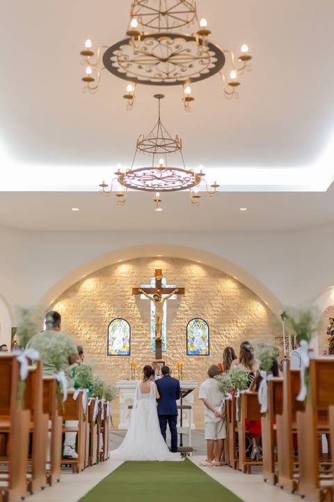 casamento-casar-noiva-make-off-hotel-vestido-buque-madrinha-mae-aliança-noivo-terno-igreja-civil-uberlandia-daniel-custodio-fotografias-fotos-wedding-buffet-chacara-po-do-sol-cerimonial-cerimonia-dj-padrinhos-festa-dança-filmagem-instagram-reels-maquiagem'