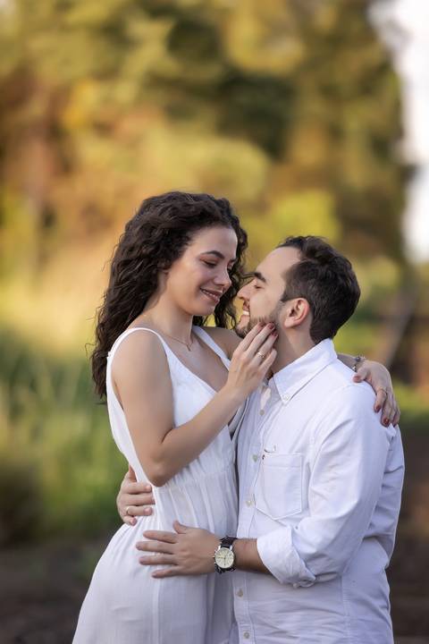 pre-wedding-ensaio-casal-fotos-casar-casamento-foto-fotografias-fotografo-daniel-custodio-make-noiva-noivo-buque-filmagem-love-madrinhas-padrinhos-chacara-igreja-civil-aliança-maquiagem-uberlandia-minas-gerias-lover-bride-fotografias-floresta-do-lobo-dj-'