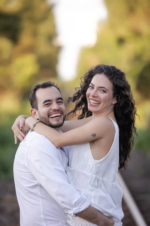 pre-wedding-ensaio-casal-fotos-casar-casamento-foto-fotografias-fotografo-daniel-custodio-make-noiva-noivo-buque-filmagem-love-madrinhas-padrinhos-chacara-igreja-civil-aliança-maquiagem-uberlandia-minas-gerias-lover-bride-fotografias-floresta-do-lobo-dj-'