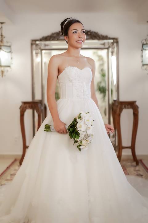 casamento-casa-fotografo-de-casamento-daniel-custodio-fotografias-noiva-noivo-madrinha-padrinho-vestido-make-cabelo-maquiagem-buque-mãe-pai-love-cerimonial-cerimonia-igreja-aliança-padre-buffet-DJ-familia-uberlandia-minas-gerias-brasil-foto-amor-brinde-'