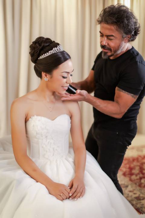 casamento-casa-fotografo-de-casamento-daniel-custodio-fotografias-noiva-noivo-madrinha-padrinho-vestido-make-cabelo-maquiagem-buque-mãe-pai-love-cerimonial-cerimonia-igreja-aliança-padre-buffet-DJ-familia-uberlandia-minas-gerias-brasil-foto-amor-brinde-'