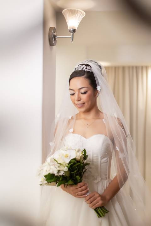 casamento-casa-fotografo-de-casamento-daniel-custodio-fotografias-noiva-noivo-madrinha-padrinho-vestido-make-cabelo-maquiagem-buque-mãe-pai-love-cerimonial-cerimonia-igreja-aliança-padre-buffet-DJ-familia-uberlandia-minas-gerias-brasil-foto-amor-brinde-'
