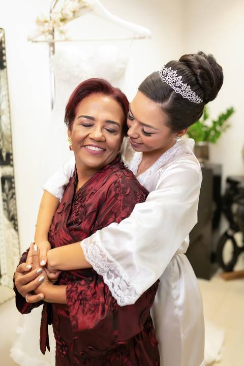 casamento-casa-fotografo-de-casamento-daniel-custodio-fotografias-noiva-noivo-madrinha-padrinho-vestido-make-cabelo-maquiagem-buque-mãe-pai-love-cerimonial-cerimonia-igreja-aliança-padre-buffet-DJ-familia-uberlandia-minas-gerias-brasil-foto-amor-brinde-'