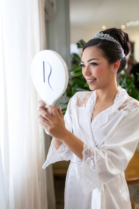 casamento-casa-fotografo-de-casamento-daniel-custodio-fotografias-noiva-noivo-madrinha-padrinho-vestido-make-cabelo-maquiagem-buque-mãe-pai-love-cerimonial-cerimonia-igreja-aliança-padre-buffet-DJ-familia-uberlandia-minas-gerias-brasil-foto-amor-brinde-'