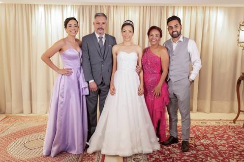 casamento-casa-fotografo-de-casamento-daniel-custodio-fotografias-noiva-noivo-madrinha-padrinho-vestido-make-cabelo-maquiagem-buque-mãe-pai-love-cerimonial-cerimonia-igreja-aliança-padre-buffet-DJ-familia-uberlandia-minas-gerias-brasil-foto-amor-brinde-'