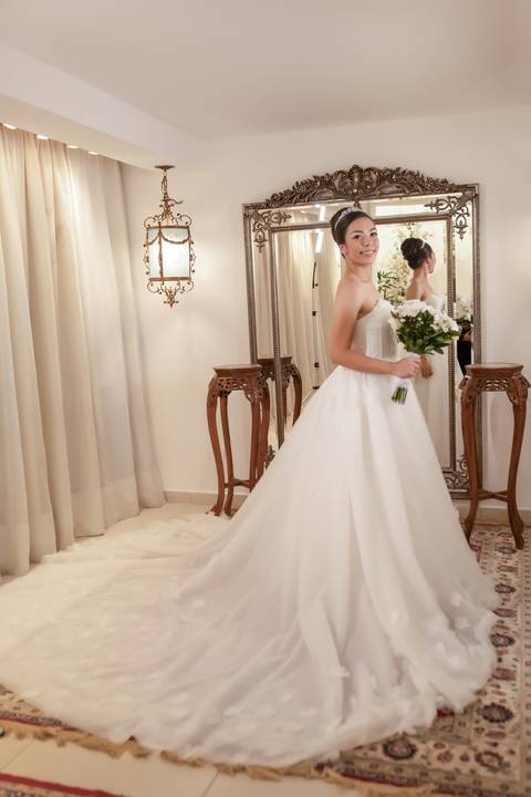 casamento-casa-fotografo-de-casamento-daniel-custodio-fotografias-noiva-noivo-madrinha-padrinho-vestido-make-cabelo-maquiagem-buque-mãe-pai-love-cerimonial-cerimonia-igreja-aliança-padre-buffet-DJ-familia-uberlandia-minas-gerias-brasil-foto-amor-brinde-'