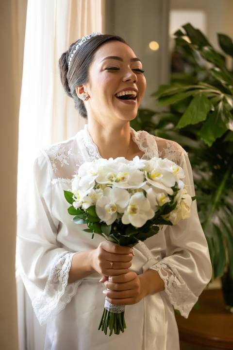 casamento-casa-fotografo-de-casamento-daniel-custodio-fotografias-noiva-noivo-madrinha-padrinho-vestido-make-cabelo-maquiagem-buque-mãe-pai-love-cerimonial-cerimonia-igreja-aliança-padre-buffet-DJ-familia-uberlandia-minas-gerias-brasil-foto-amor-brinde-'