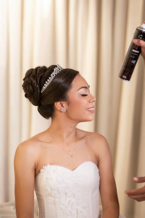 casamento-casa-fotografo-de-casamento-daniel-custodio-fotografias-noiva-noivo-madrinha-padrinho-vestido-make-cabelo-maquiagem-buque-mãe-pai-love-cerimonial-cerimonia-igreja-aliança-padre-buffet-DJ-familia-uberlandia-minas-gerias-brasil-foto-amor-brinde-'