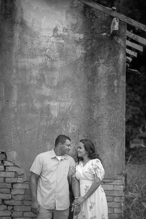 pre-wedding-ensaio-casal-fotos-casar-casamento-foto-fotografias-fotografo-daniel-custodio-make-noiva-noivo-buque-filmagem-love-madrinhas-padrinhos-chacara-igreja-civil-aliança-maquiagem-uberlandia-minas-gerias-lover-bride-fotografias-floresta-do-lobo-dj-'