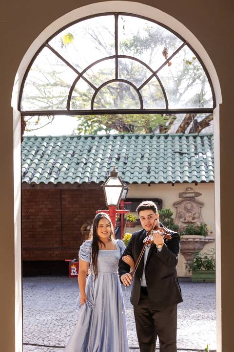 pre-wedding-ensaio-fotos-fotografias-casal-retrato-casar-casamento-wedding-patio-vinhedos-floresta-do-lobo-daniel-custodio-fotografo-noiva-noivo-civil-vestido-buque-make-madrinha-padrinho-por-do-sol-uberlandia-love-igreja-chacara-pet-cerimonial-cerimonia-'