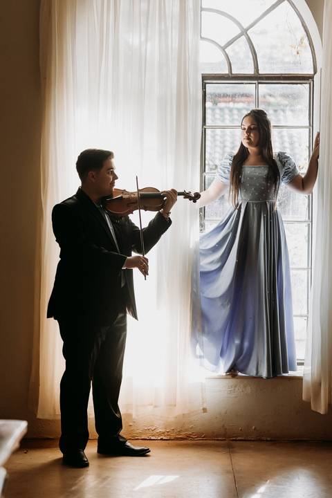 pre-wedding-ensaio-fotos-fotografias-casal-retrato-casar-casamento-wedding-patio-vinhedos-floresta-do-lobo-daniel-custodio-fotografo-noiva-noivo-civil-vestido-buque-make-madrinha-padrinho-por-do-sol-uberlandia-love-igreja-chacara-pet-cerimonial-cerimonia-'