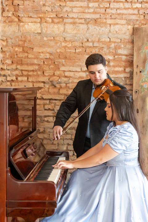 pre-wedding-ensaio-fotos-fotografias-casal-retrato-casar-casamento-wedding-patio-vinhedos-floresta-do-lobo-daniel-custodio-fotografo-noiva-noivo-civil-vestido-buque-make-madrinha-padrinho-por-do-sol-uberlandia-love-igreja-chacara-pet-cerimonial-cerimonia-'