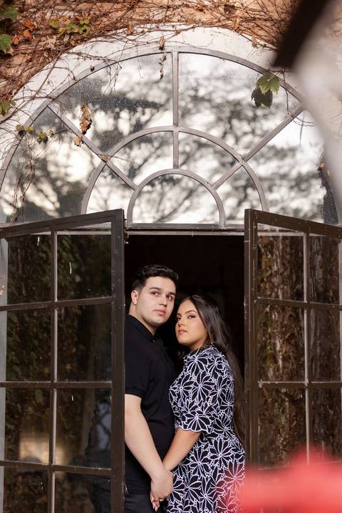 pre-wedding-ensaio-fotos-fotografias-casal-retrato-casar-casamento-wedding-patio-vinhedos-floresta-do-lobo-daniel-custodio-fotografo-noiva-noivo-civil-vestido-buque-make-madrinha-padrinho-por-do-sol-uberlandia-love-igreja-chacara-pet-cerimonial-cerimonia-'