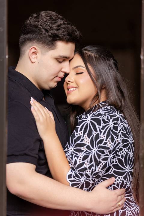 pre-wedding-ensaio-fotos-fotografias-casal-retrato-casar-casamento-wedding-patio-vinhedos-floresta-do-lobo-daniel-custodio-fotografo-noiva-noivo-civil-vestido-buque-make-madrinha-padrinho-por-do-sol-uberlandia-love-igreja-chacara-pet-cerimonial-cerimonia-'