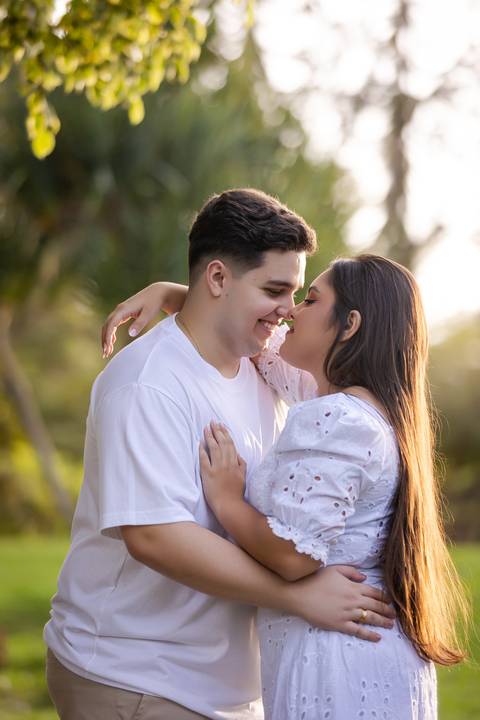 pre-wedding-ensaio-fotos-fotografias-casal-retrato-casar-casamento-wedding-patio-vinhedos-floresta-do-lobo-daniel-custodio-fotografo-noiva-noivo-civil-vestido-buque-make-madrinha-padrinho-por-do-sol-uberlandia-love-igreja-chacara-pet-cerimonial-cerimonia-'