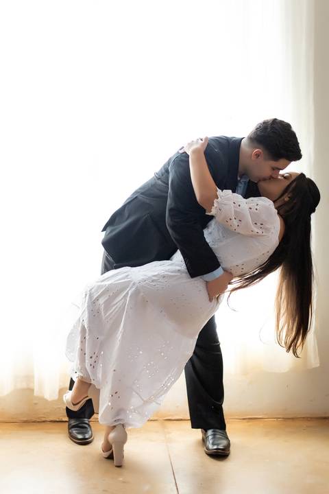 pre-wedding-ensaio-fotos-fotografias-casal-retrato-casar-casamento-wedding-patio-vinhedos-floresta-do-lobo-daniel-custodio-fotografo-noiva-noivo-civil-vestido-buque-make-madrinha-padrinho-por-do-sol-uberlandia-love-igreja-chacara-pet-cerimonial-cerimonia-'