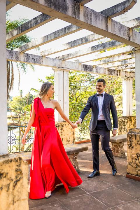 pre-wedding-araxa-minas-noiva-noivo-ensaio-namorados-fotografo-fotografias-daniel-custodio-buque-vestido-horizonte-perdido-amor-love-buque-atelie-cerimonial-cerimonia-por-do-sol-padrinhos-madrinhas-aliança-civil-casar-chacara-buffet-make-maquiagem-amor-oi'