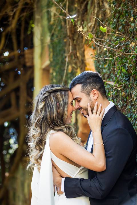 pre-wedding-araxa-minas-noiva-noivo-ensaio-namorados-fotografo-fotografias-daniel-custodio-buque-vestido-horizonte-perdido-amor-love-buque-atelie-cerimonial-cerimonia-por-do-sol-padrinhos-madrinhas-aliança-civil-casar-chacara-buffet-make-maquiagem-amor-oi'