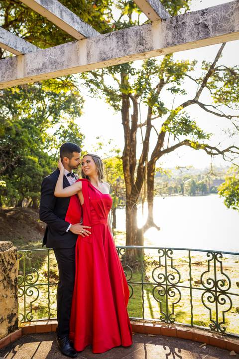 pre-wedding-araxa-minas-noiva-noivo-ensaio-namorados-fotografo-fotografias-daniel-custodio-buque-vestido-horizonte-perdido-amor-love-buque-atelie-cerimonial-cerimonia-por-do-sol-padrinhos-madrinhas-aliança-civil-casar-chacara-buffet-make-maquiagem-amor-oi'