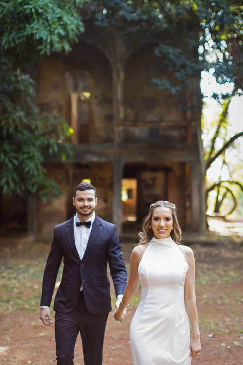 pre-wedding-araxa-minas-noiva-noivo-ensaio-namorados-fotografo-fotografias-daniel-custodio-buque-vestido-horizonte-perdido-amor-love-buque-atelie-cerimonial-cerimonia-por-do-sol-padrinhos-madrinhas-aliança-civil-casar-chacara-buffet-make-maquiagem-amor-oi'