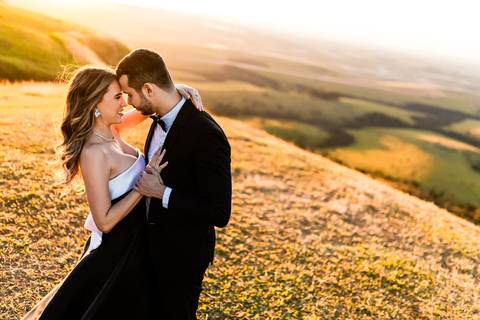 pre-wedding-araxa-minas-noiva-noivo-ensaio-namorados-fotografo-fotografias-daniel-custodio-buque-vestido-horizonte-perdido-amor-love-buque-atelie-cerimonial-cerimonia-por-do-sol-padrinhos-madrinhas-aliança-civil-casar-chacara-buffet-make-maquiagem-amor-oi'