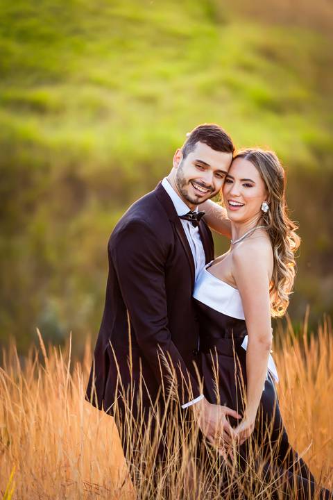pre-wedding-araxa-minas-noiva-noivo-ensaio-namorados-fotografo-fotografias-daniel-custodio-buque-vestido-horizonte-perdido-amor-love-buque-atelie-cerimonial-cerimonia-por-do-sol-padrinhos-madrinhas-aliança-civil-casar-chacara-buffet-make-maquiagem-amor-oi'