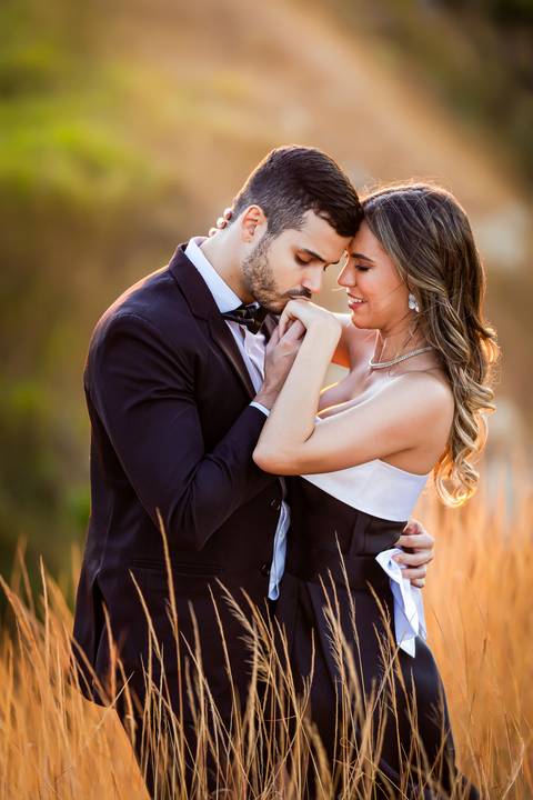 pre-wedding-araxa-minas-noiva-noivo-ensaio-namorados-fotografo-fotografias-daniel-custodio-buque-vestido-horizonte-perdido-amor-love-buque-atelie-cerimonial-cerimonia-por-do-sol-padrinhos-madrinhas-aliança-civil-casar-chacara-buffet-make-maquiagem-amor-oi'