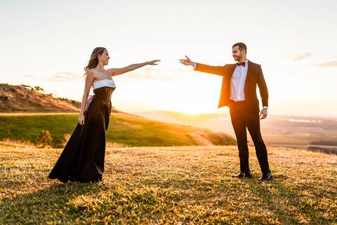 pre-wedding-araxa-minas-noiva-noivo-ensaio-namorados-fotografo-fotografias-daniel-custodio-buque-vestido-horizonte-perdido-amor-love-buque-atelie-cerimonial-cerimonia-por-do-sol-padrinhos-madrinhas-aliança-civil-casar-chacara-buffet-make-maquiagem-amor-oi'