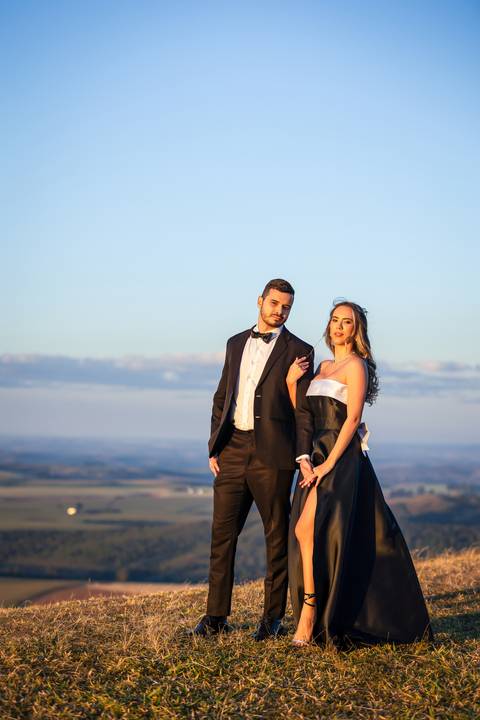 pre-wedding-araxa-minas-noiva-noivo-ensaio-namorados-fotografo-fotografias-daniel-custodio-buque-vestido-horizonte-perdido-amor-love-buque-atelie-cerimonial-cerimonia-por-do-sol-padrinhos-madrinhas-aliança-civil-casar-chacara-buffet-make-maquiagem-amor-oi'