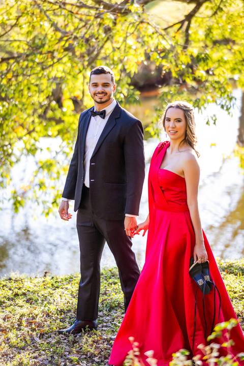 pre-wedding-araxa-minas-noiva-noivo-ensaio-namorados-fotografo-fotografias-daniel-custodio-buque-vestido-horizonte-perdido-amor-love-buque-atelie-cerimonial-cerimonia-por-do-sol-padrinhos-madrinhas-aliança-civil-casar-chacara-buffet-make-maquiagem-amor-oi'