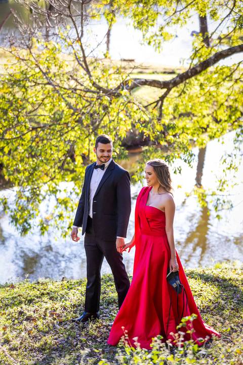 pre-wedding-araxa-minas-noiva-noivo-ensaio-namorados-fotografo-fotografias-daniel-custodio-buque-vestido-horizonte-perdido-amor-love-buque-atelie-cerimonial-cerimonia-por-do-sol-padrinhos-madrinhas-aliança-civil-casar-chacara-buffet-make-maquiagem-amor-oi'