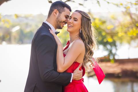 pre-wedding-araxa-minas-noiva-noivo-ensaio-namorados-fotografo-fotografias-daniel-custodio-buque-vestido-horizonte-perdido-amor-love-buque-atelie-cerimonial-cerimonia-por-do-sol-padrinhos-madrinhas-aliança-civil-casar-chacara-buffet-make-maquiagem-amor-oi'