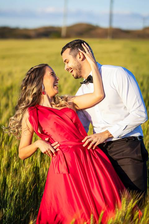 pre-wedding-araxa-minas-noiva-noivo-ensaio-namorados-fotografo-fotografias-daniel-custodio-buque-vestido-horizonte-perdido-amor-love-buque-atelie-cerimonial-cerimonia-por-do-sol-padrinhos-madrinhas-aliança-civil-casar-chacara-buffet-make-maquiagem-amor-oi'