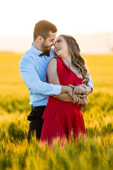 pre-wedding-araxa-minas-noiva-noivo-ensaio-namorados-fotografo-fotografias-daniel-custodio-buque-vestido-horizonte-perdido-amor-love-buque-atelie-cerimonial-cerimonia-por-do-sol-padrinhos-madrinhas-aliança-civil-casar-chacara-buffet-make-maquiagem-amor-oi'