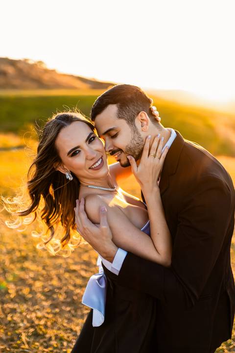 pre-wedding-araxa-minas-noiva-noivo-ensaio-namorados-fotografo-fotografias-daniel-custodio-buque-vestido-horizonte-perdido-amor-love-buque-atelie-cerimonial-cerimonia-por-do-sol-padrinhos-madrinhas-aliança-civil-casar-chacara-buffet-make-maquiagem-amor-oi'