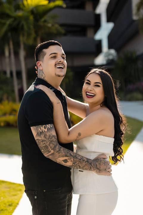 pre-wedding-araxa-minas-noiva-noivo-ensaio-namorados-fotografo-fotografias-daniel-custodio-buque-vestido-horizonte-perdido-amor-love-buque-atelie-cerimonial-cerimonia-por-do-sol-padrinhos-madrinhas-aliança-civil-casar-chacara-buffet-make-maquiagem-amor-oi'